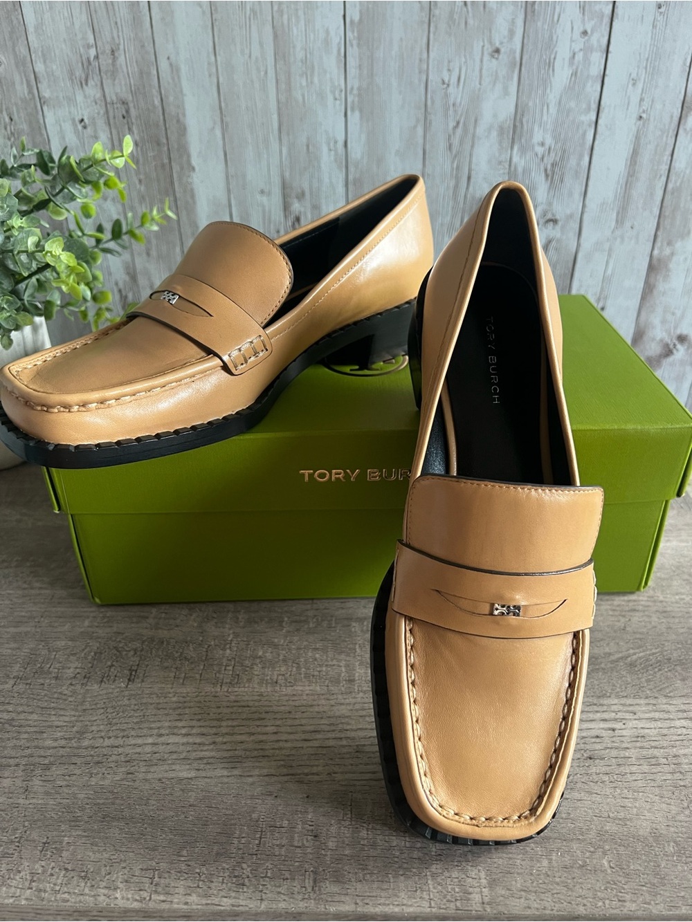 Tory Burch Square Toe Tan Goat Leather Penny Loafers Fall Preppy NEW Size 6.5